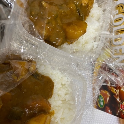 ナスは輪切りが細かくなり埋もれてしまいましたが><！ルーも二種類入れておいしいカレーが作れました♪